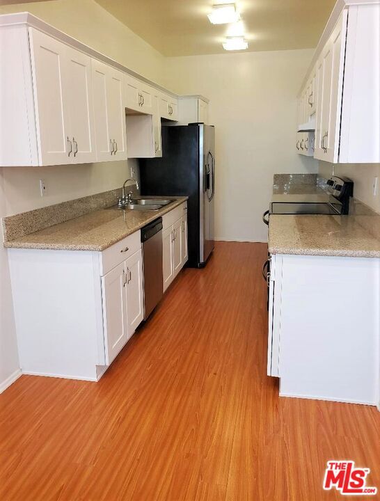 Building Photo - 435 N Palm Dr