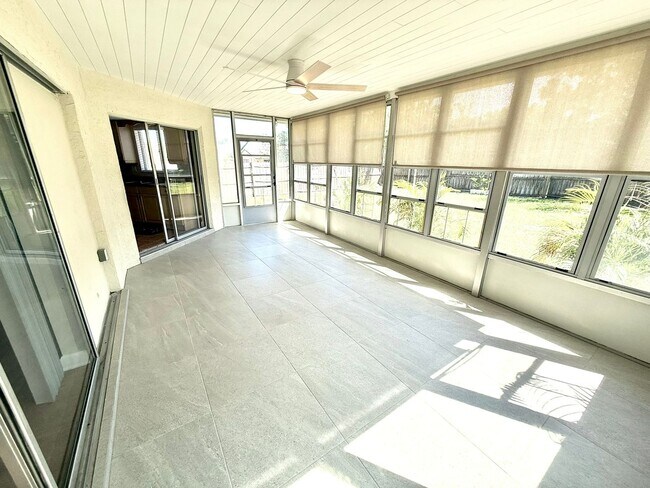 Building Photo - Beautiful 2 Bed • 2 Bath Single-Family Home in Beacon Groves