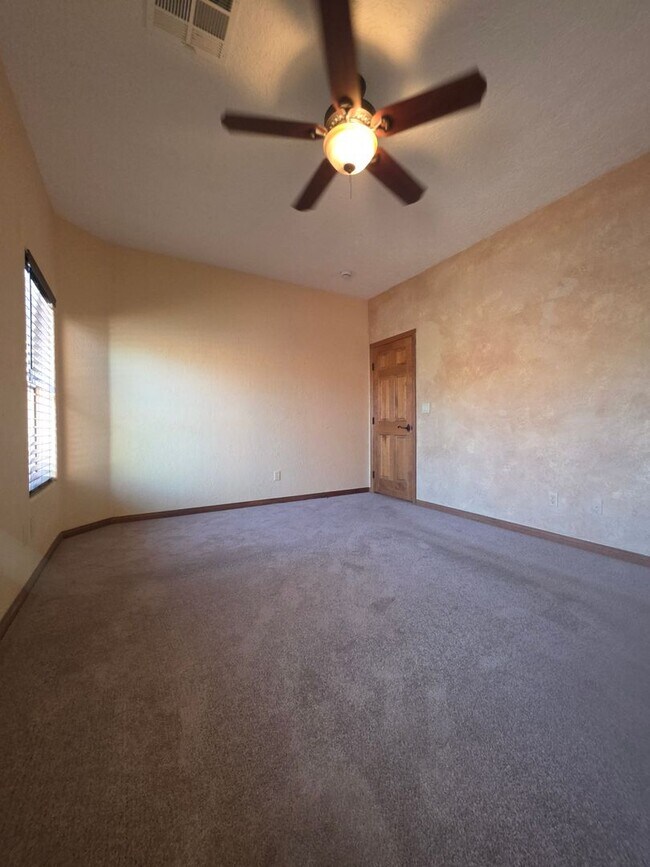 Building Photo - 8152 Eagledancer Ave