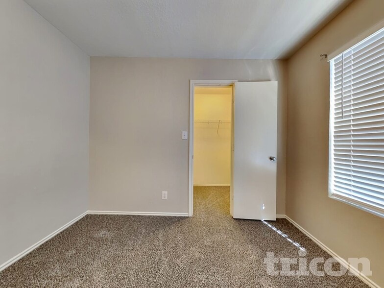 Building Photo - 2615 Thunder Gulch