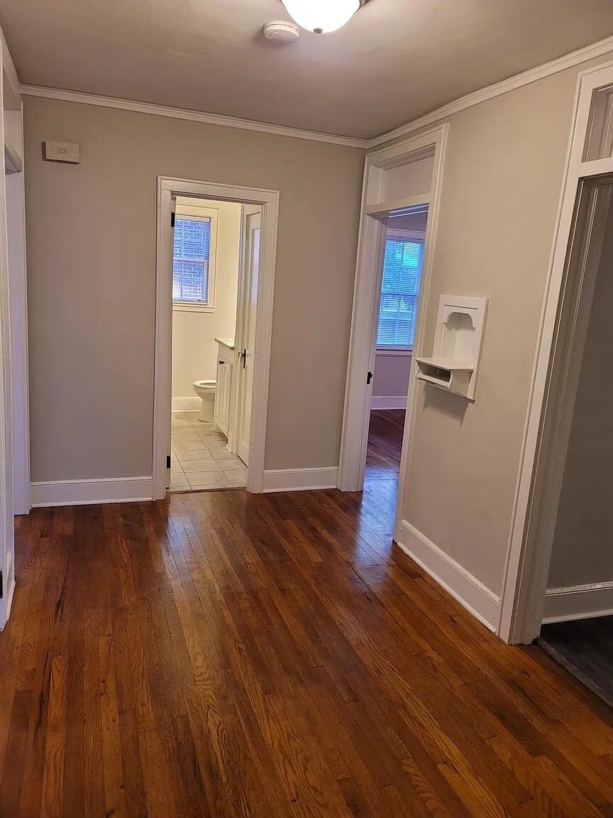 Building Photo - 312 S Woodrow St