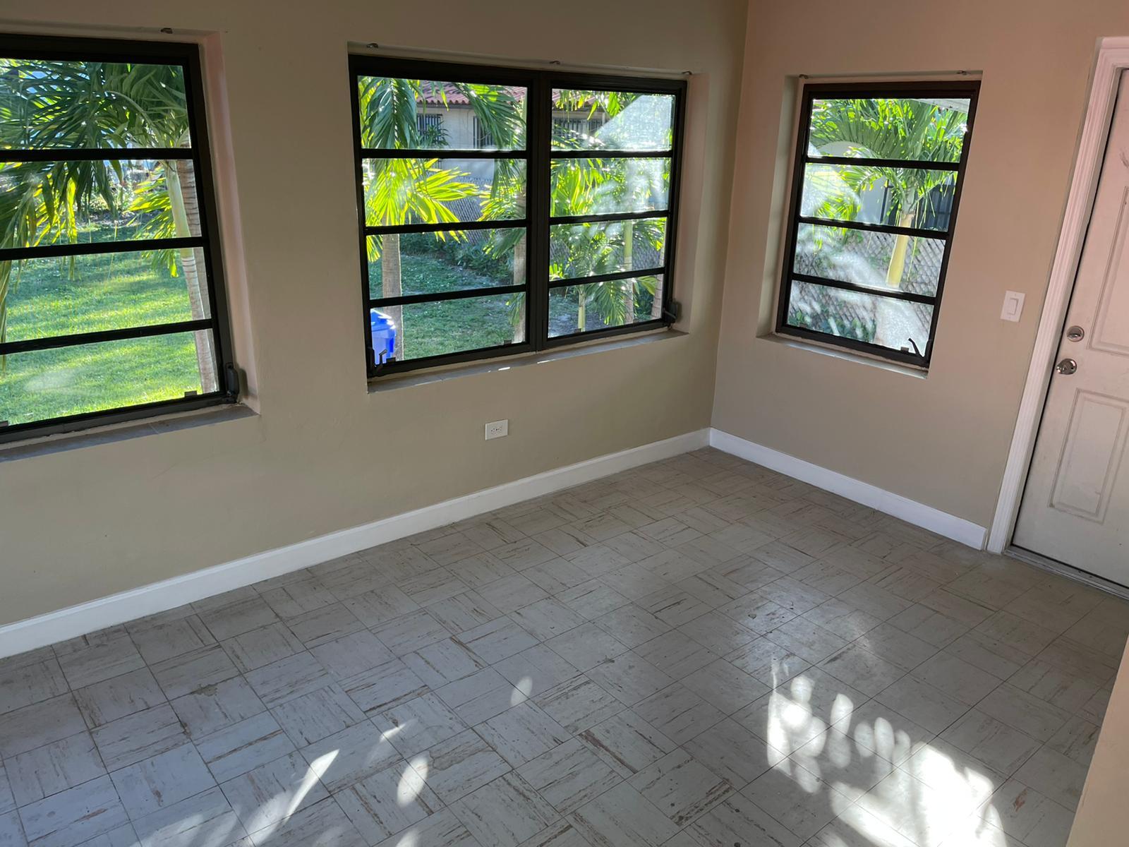 Florida Room - 3344 SW 22nd Ter