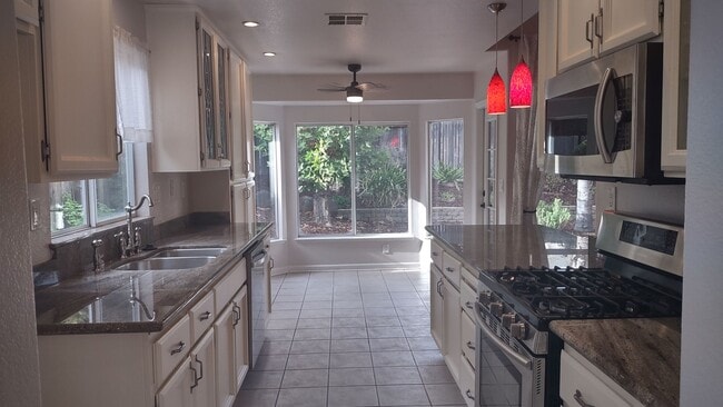 Building Photo - 1210 Camino Capistrano