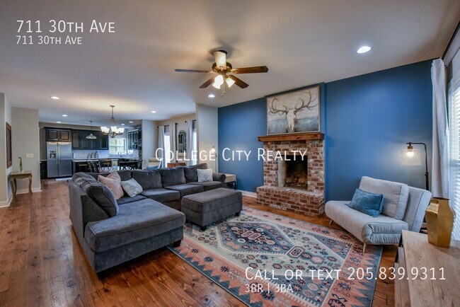 Building Photo - 711 30th Ave