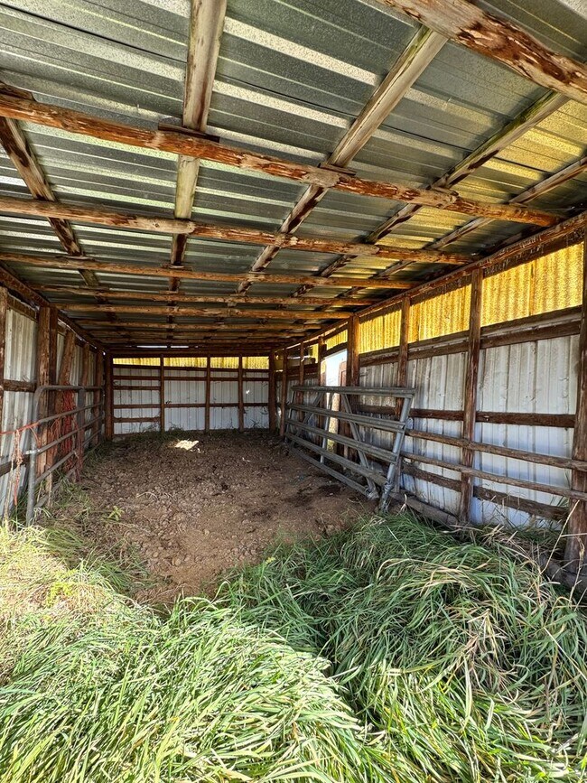 Building Photo - Spacious Pet-Friendly Rental on 3 Acres — Perfect for Horse Owners!