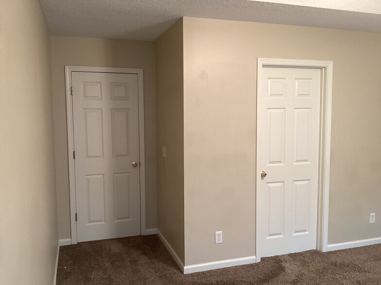 Building Photo - 515 Dresler Rd