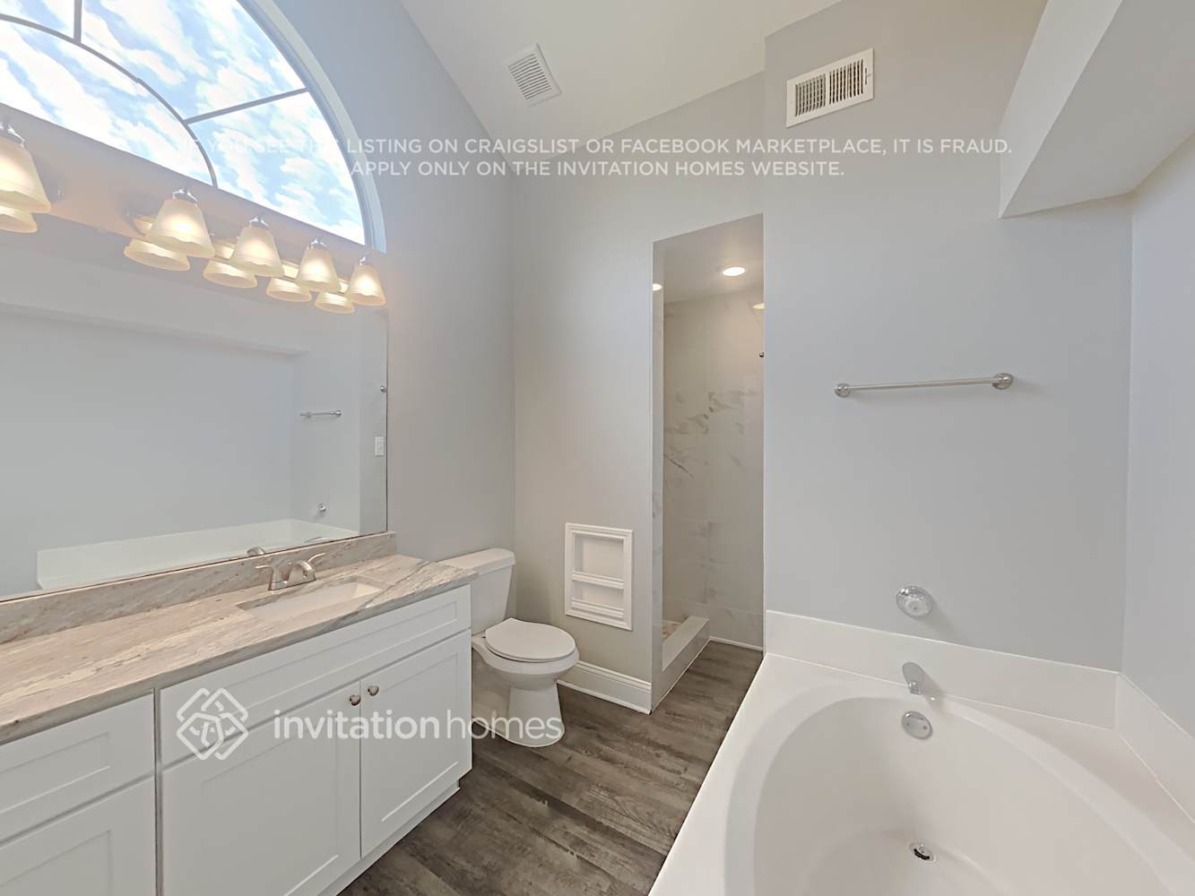 Building Photo - 2512 Vistaview Dr