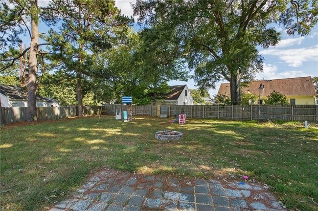 Building Photo - 2017 Lisbon Rd