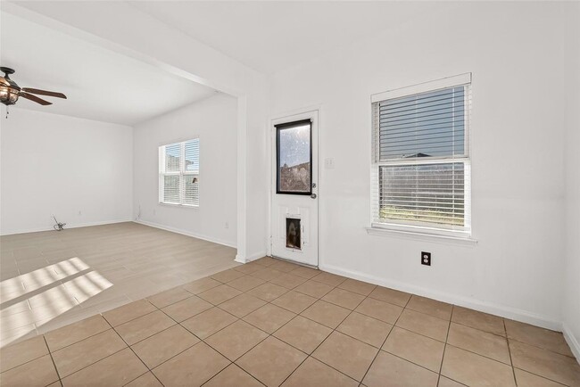 Building Photo - 20807 Echo Manor Dr