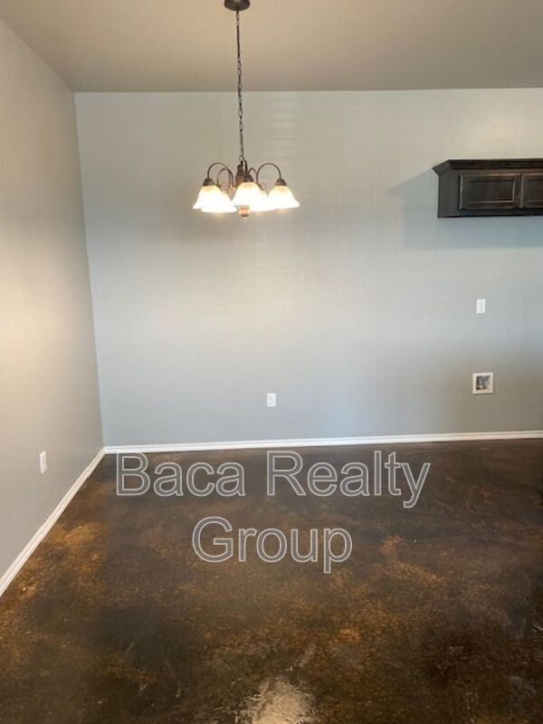 Building Photo - 1727 Palomino Dr