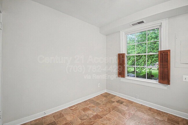 Building Photo - 1510 S Edgewood St