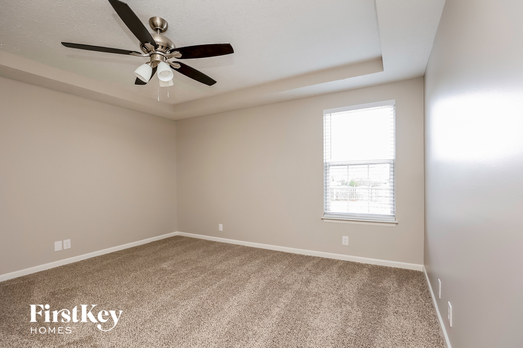 Building Photo - 1304 Sunray Dr