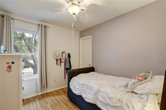 Building Photo - 9019 Wagtail Dr