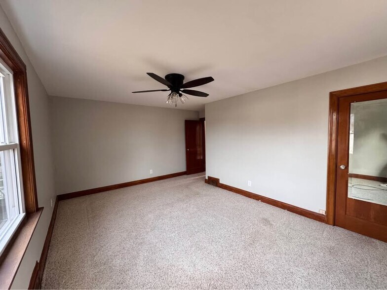 Building Photo - 970 Trapelo Rd