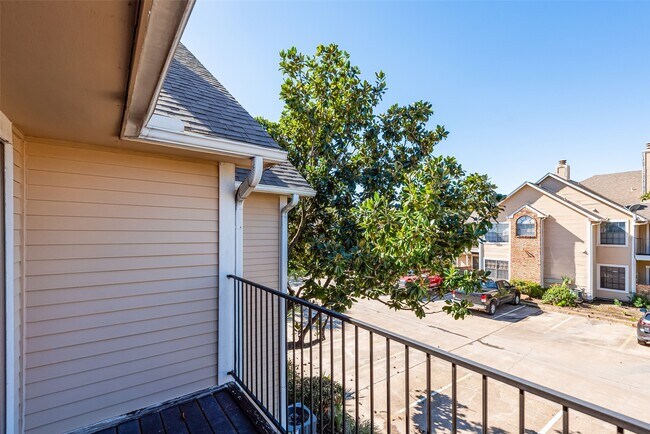 Building Photo - 2300 Old Spanish Trl