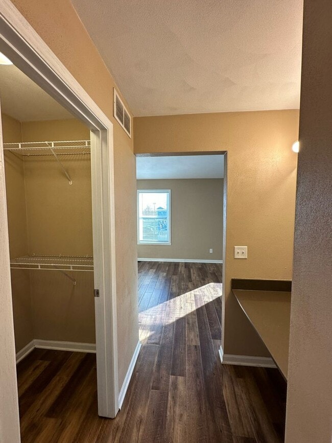 Building Photo - Rockford Townhomes East