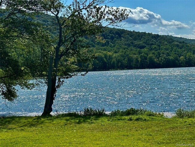 Building Photo - 3 Friend St