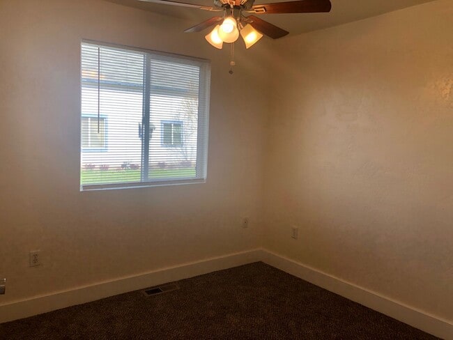 Building Photo - 4th St. Fourplex