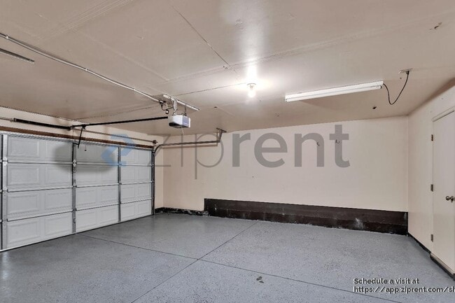 Building Photo - 135 Southwind Dr