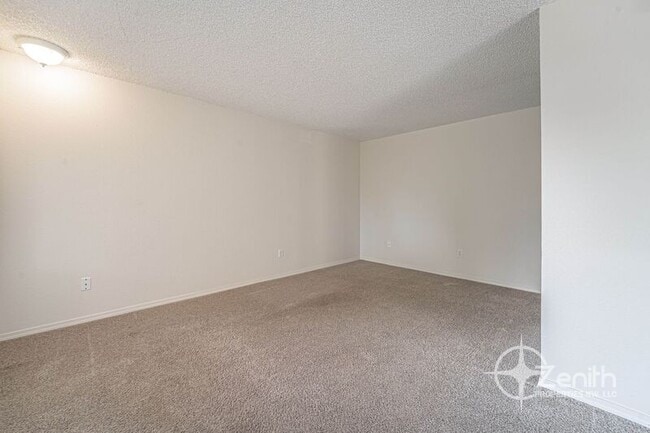 Building Photo - 3012 NE 78th Ave