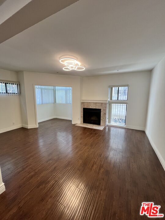 Building Photo - 443 S Gramercy Pl