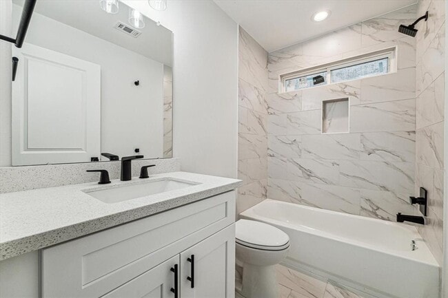 Building Photo - 976 Marjorie St