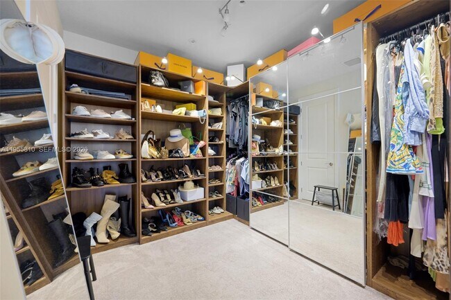 Building Photo - 1465 Bursera Ter