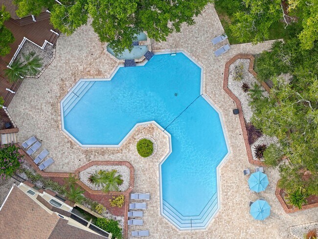 Building Photo - 8642 Mallard Reserve Dr