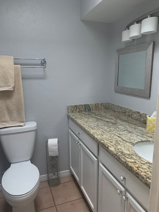 Building Photo - 8658 N Avenida Amatista