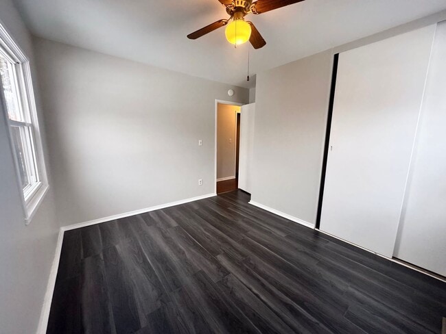 Building Photo - 3 Bedroom House