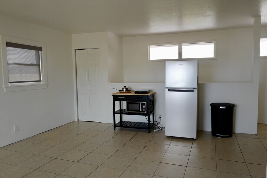 Building Photo - 1928 Waimano Home Rd