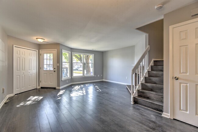Building Photo - 3279 Westdale Ct