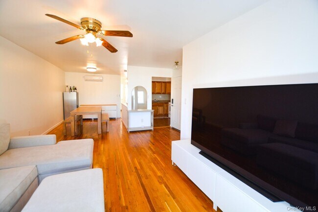 Building Photo - 212-23-212-16 16th Ave