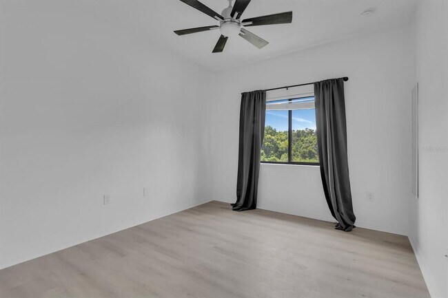 Building Photo - 4210 Windsor Lake Cir