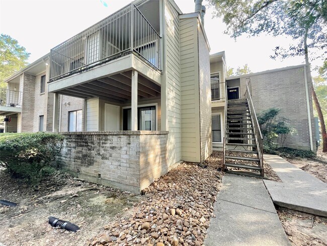 Building Photo - 3500 Tangle Brush Dr