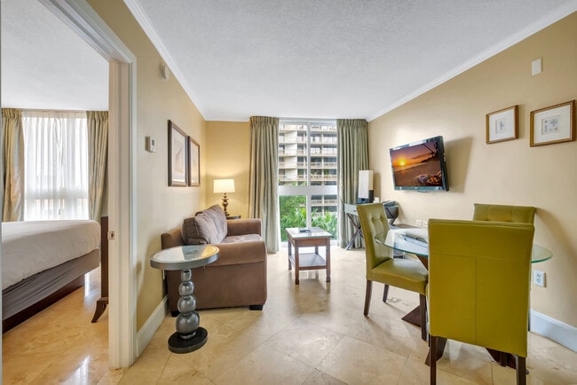 Building Photo - 2951 S Bayshore Dr