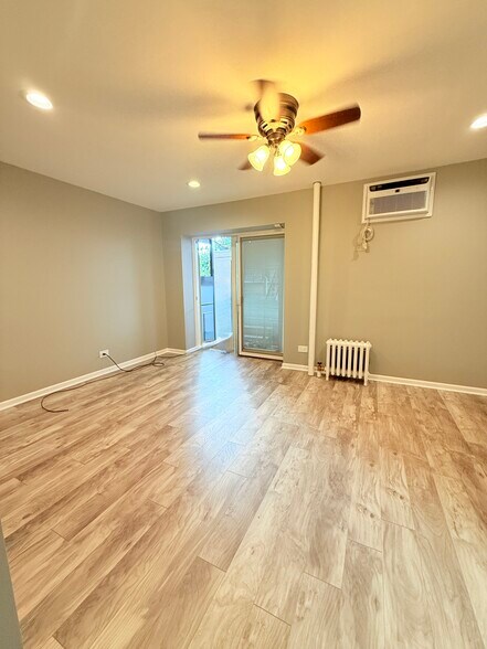 Building Photo - 1123 W Webster Ave