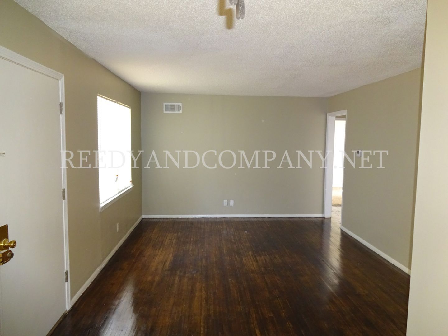 Building Photo - 1645 Kilarney Ave