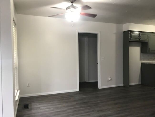 Building Photo - Completely Remodeled 2 Story Duplex - Putn...