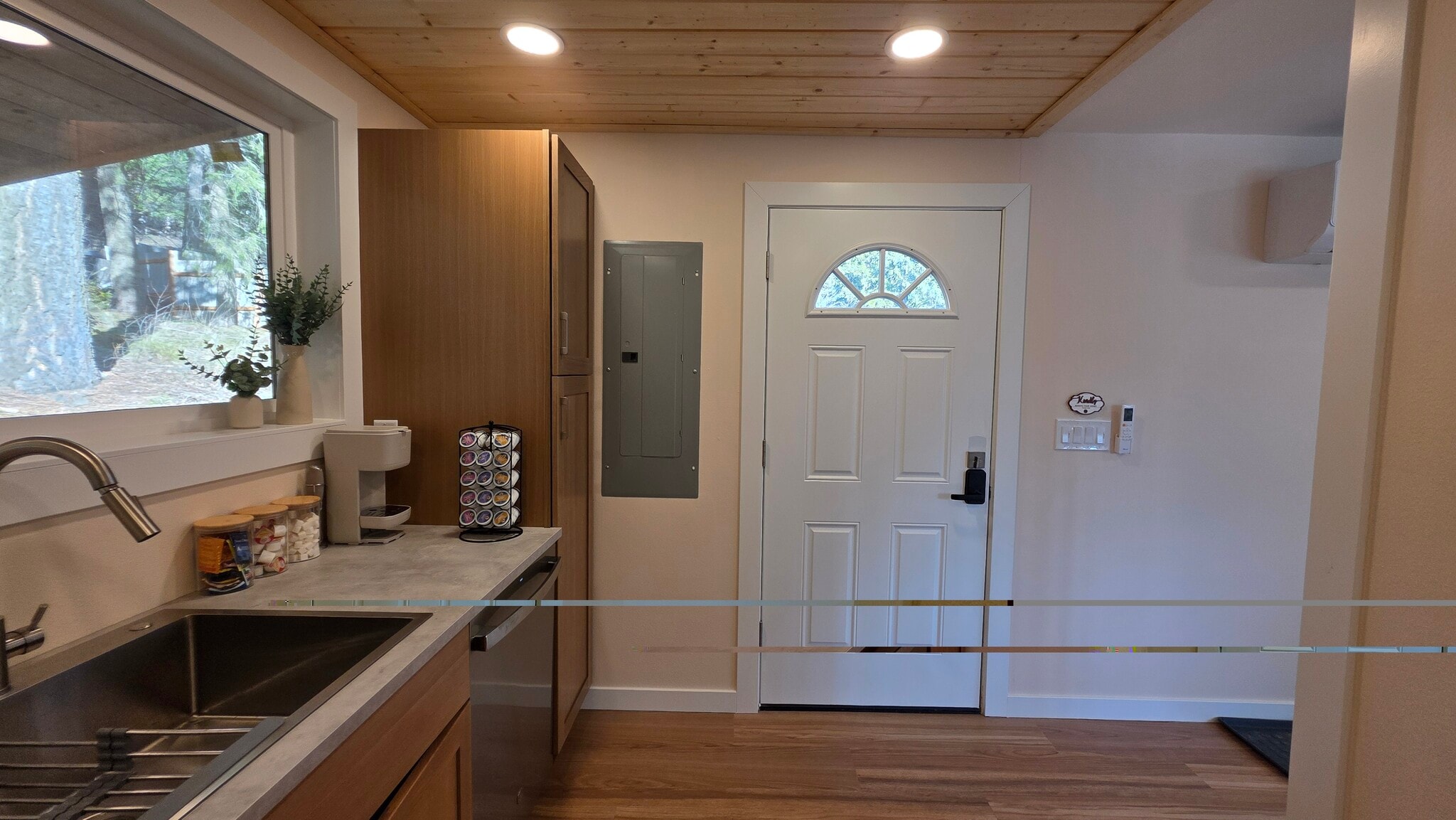 Building Photo - 3496 Hansel Ln