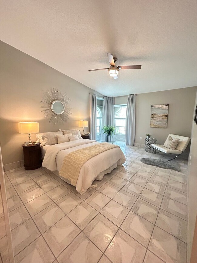 Building Photo - Gorgeous 3 Bed/3 Bath in Tranquil Gated Co...