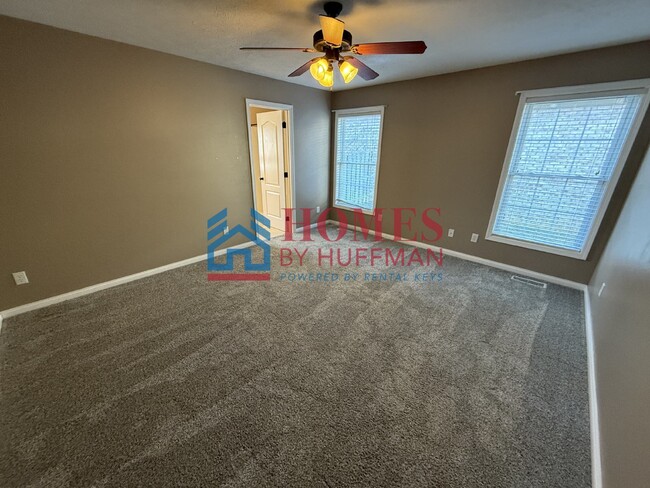 Building Photo - Four Bedroom | Three Bath Newburgh House