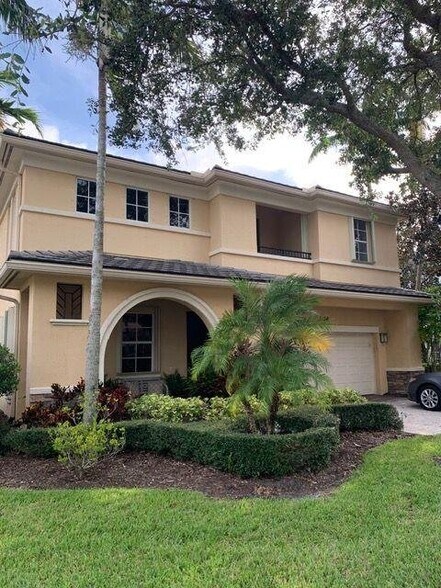 Building Photo - 1136 Vintner Blvd