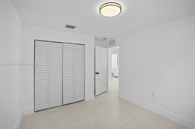 Building Photo - 5817 NW 30th Ave