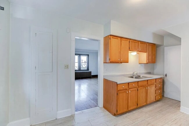 Building Photo - 1164 Randolph Ave