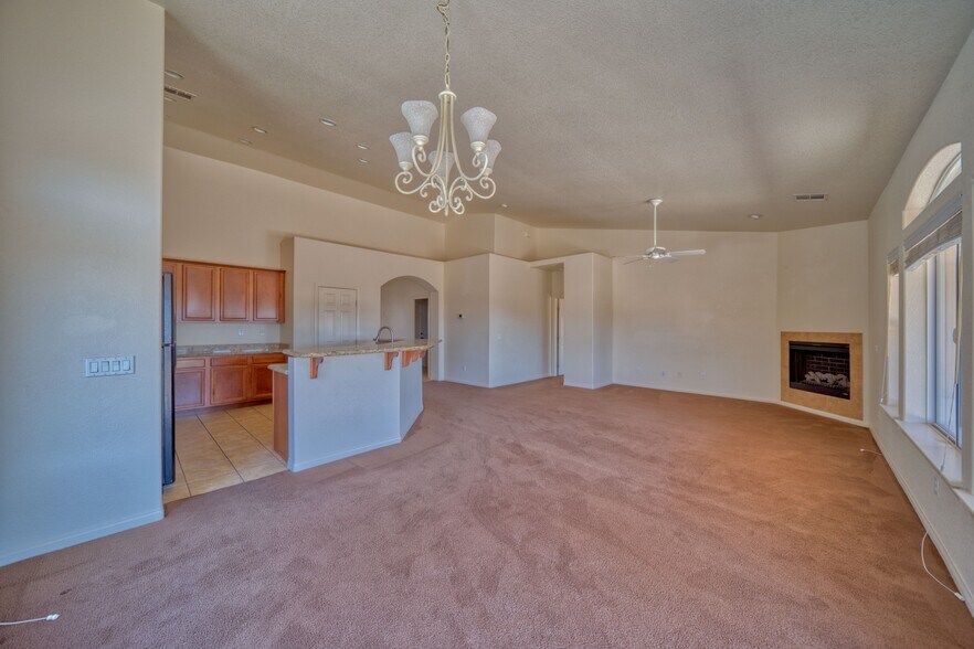 Vaulted Ceilings - 1121 Bourbon St