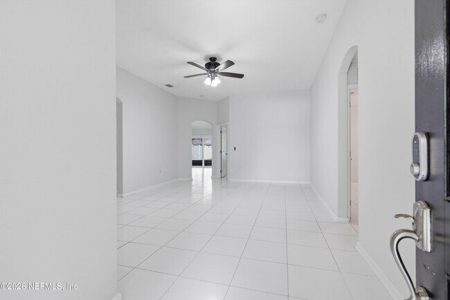 Building Photo - 9847 Sailor Dr