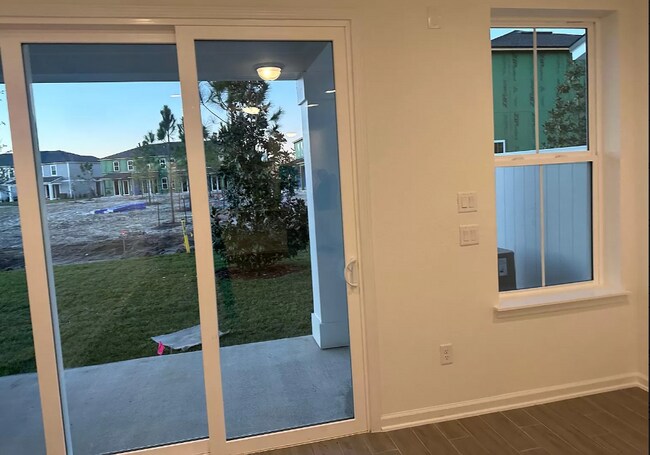 Building Photo - 322 Brandon Lks Dr