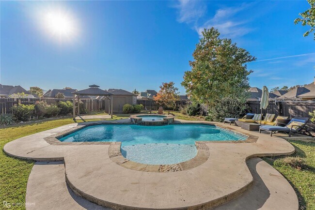 Building Photo - Rental Property in Benton