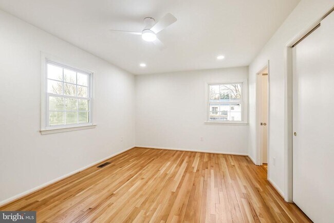 Building Photo - 18724 Bloomfield Rd